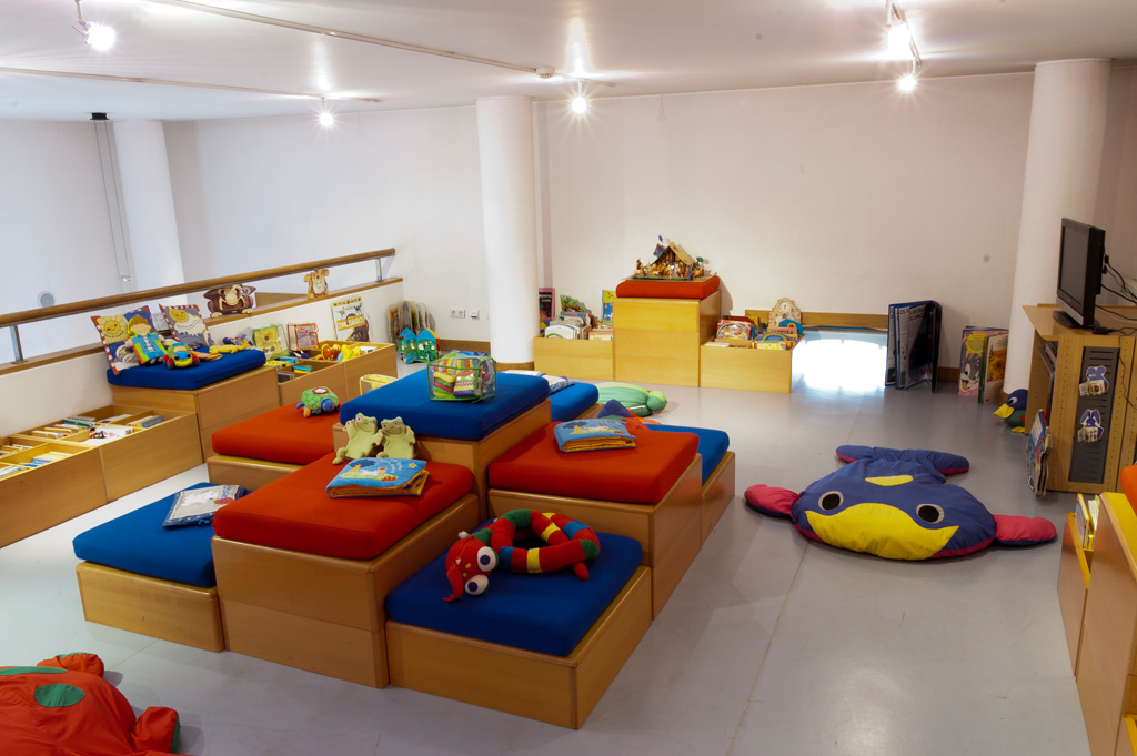 Municipal Library of Oliveira do Bairro